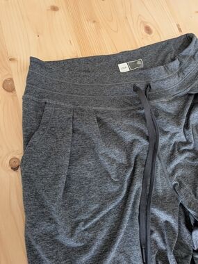 Lole Dark Gray Pleated Waist Joggers